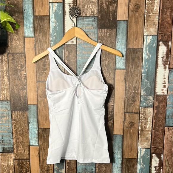 Women's medium Strapy sports bra White Tank Top - Picture 7 of 14